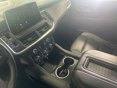 Used 2023 GMC Yukon XL SLT w/ SLT Luxury Package image 23