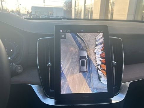 Used 2025 Volvo XC90 B6 Plus image 22