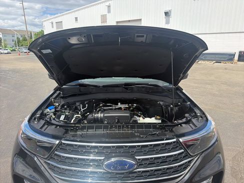 Certified 2022 Ford Explorer XLT w/ Equipment Group 202A AWD/4WD image 32