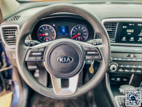 Used 2022 Kia Sportage LX image 18