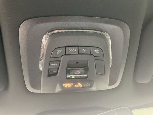 Used 2026 Toyota Crown Platinum AWD/4WD image 17