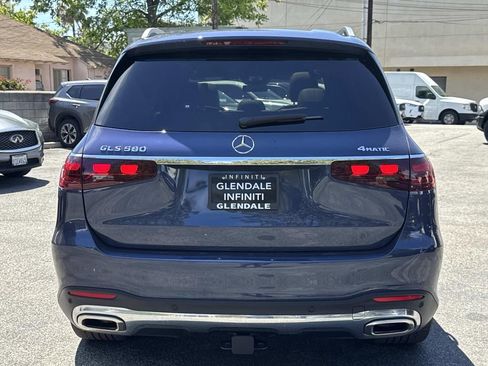 Used 2024 Mercedes-Benz GLS 580 4MATIC image 5