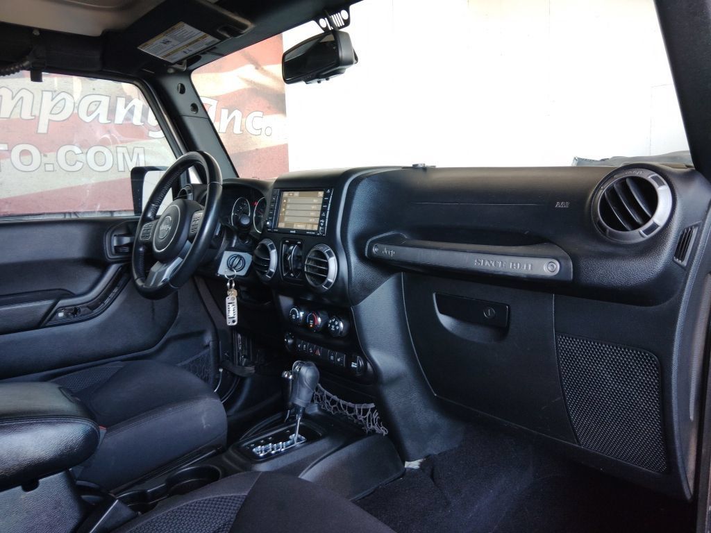 Used 2017 Jeep Wrangler Unlimited Sport AWD/4WD image 11