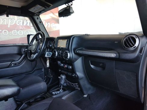 Used 2017 Jeep Wrangler Unlimited Sport AWD/4WD image 11