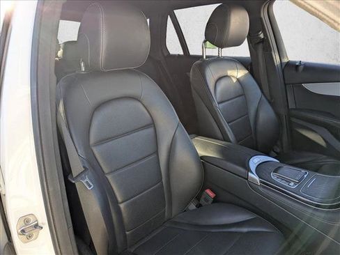 Used 2021 Mercedes-Benz GLC 300 4MATIC image 19