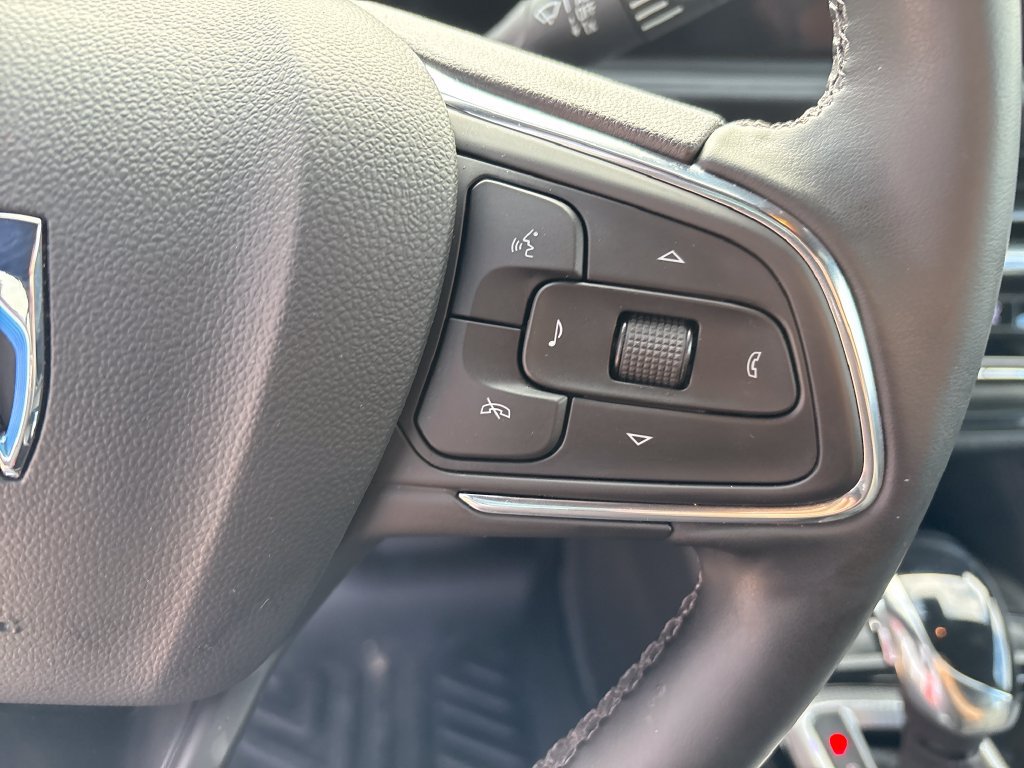 Used 2025 Buick Envista Sport Touring FWD image 38