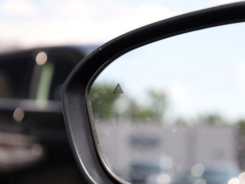 New 2025 Nissan Kicks SR image 22