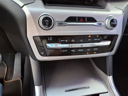 Used 2021 Ford Explorer XLT w/ Equipment Group 202A image 15