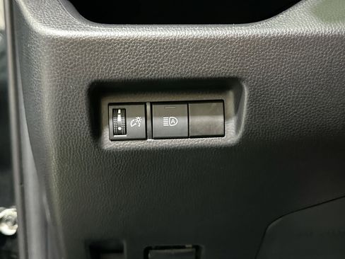 Used 2020 Toyota RAV4 LE image 17