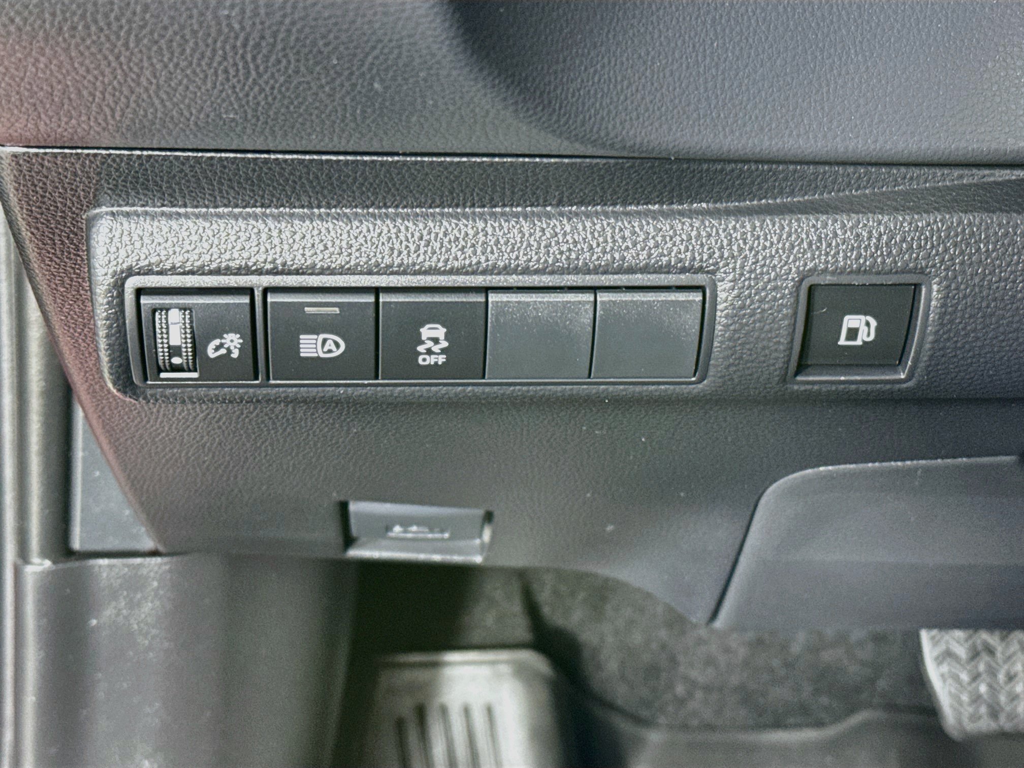 Certified 2024 Toyota Corolla SE FWD image 12