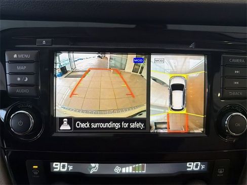 Used 2020 Nissan Rogue SV w/ Premium Package image 25