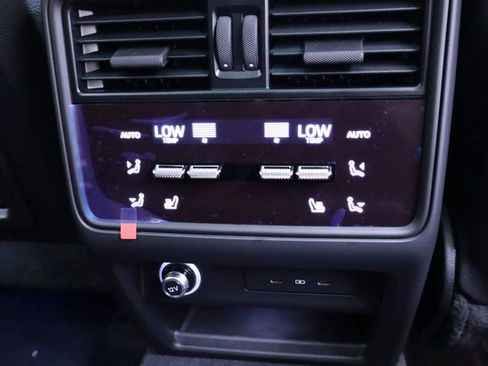 New 2024 Porsche Cayenne image 28