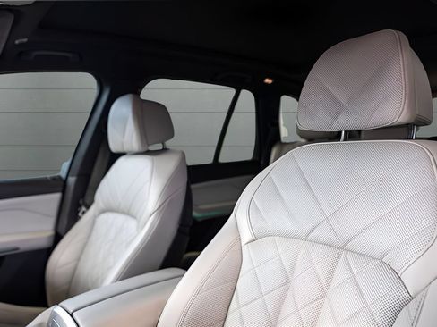 Used 2023 BMW X5 M50i w/ Executive Package AWD/4WD image 2