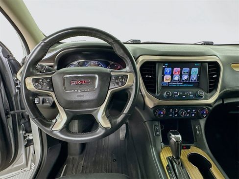 Used 2018 GMC Acadia Denali image 19