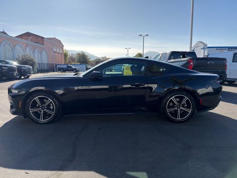 Used 2024 Ford Mustang Coupe image 5