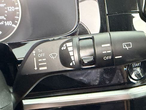 Used 2025 Nissan Pathfinder SV AWD/4WD image 29