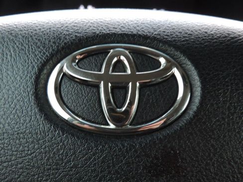 Used 2021 Toyota 4Runner SR5 image 29