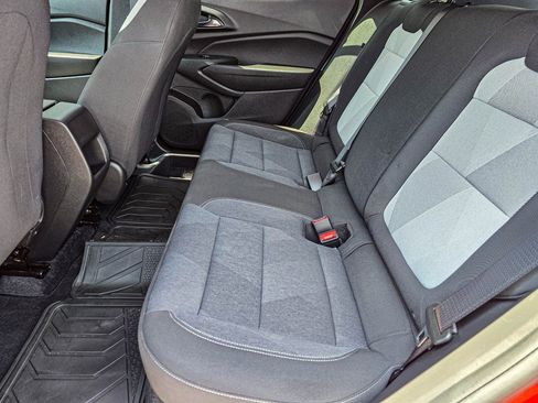 Used 2024 Chevrolet Trax LS w/ LS Convenience Package image 27