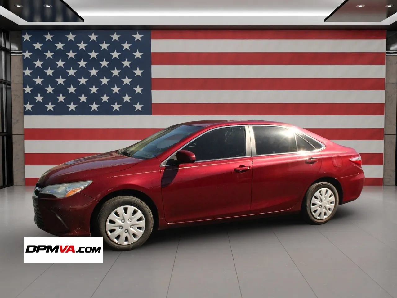 Used 2017 Toyota Camry LE FWD image 2