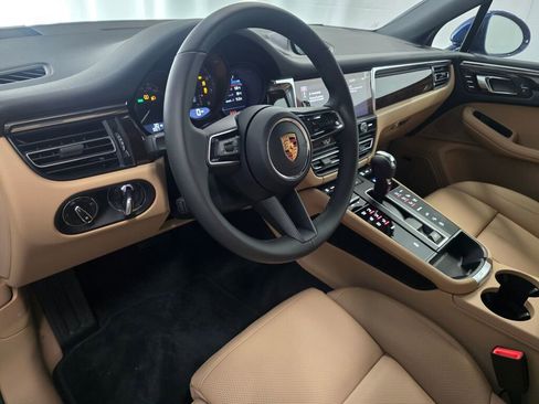 New 2026 Porsche Macan AWD/4WD image 4