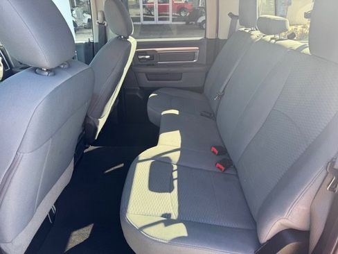 Used 2019 RAM 1500 Classic SLT image 9