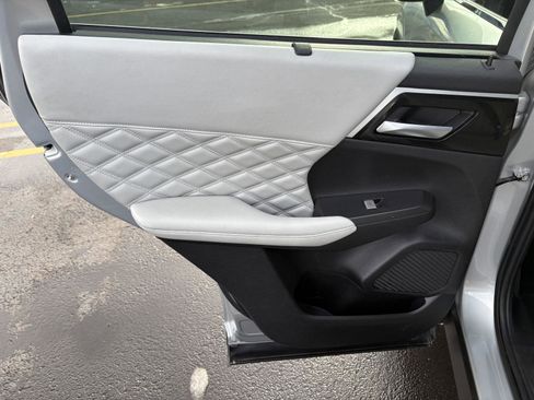 Used 2023 Mitsubishi Outlander SEL image 15