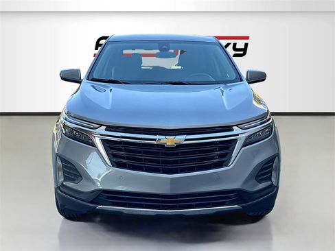 Used 2024 Chevrolet Equinox LT image 2