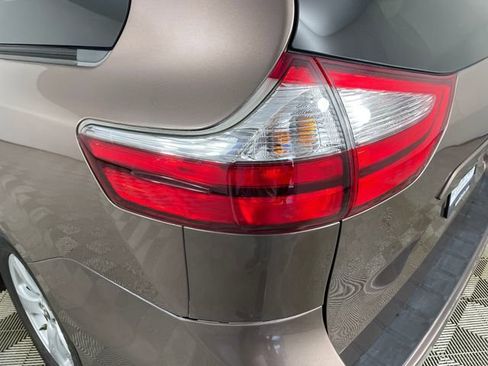 Used 2018 Toyota Sienna LE FWD image 19