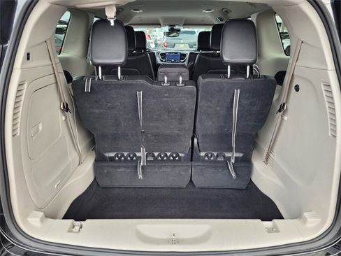 Certified 2024 Chrysler Pacifica Select image 19