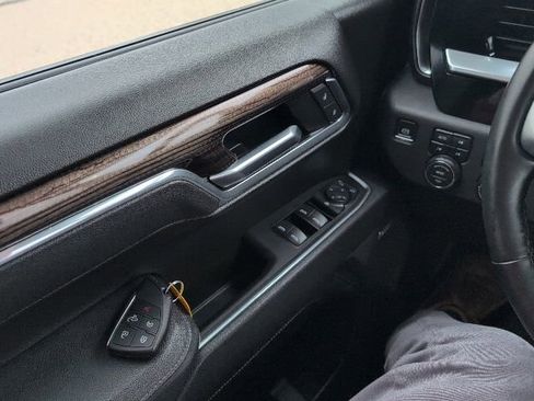 Used 2025 Chevrolet Silverado 1500 LT Trail Boss w/ Convenience Package II image 9