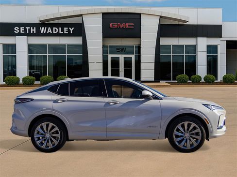 Certified 2025 Buick Envista Avenir image 8