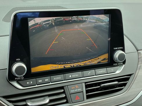 Used 2025 Nissan Altima 2.5 SV image 24