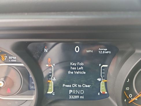 Used 2024 Jeep Gladiator Rubicon w/ Technology Group image 16