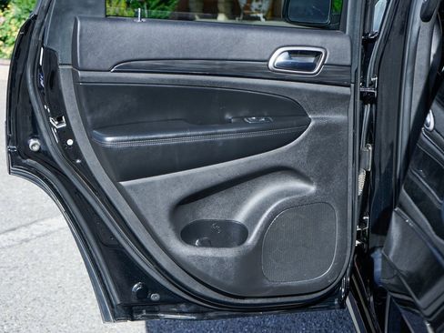 Used 2019 Jeep Grand Cherokee Limited X image 35