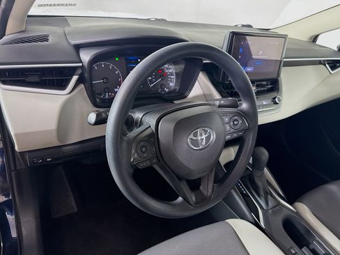 Used 2024 Toyota Corolla LE FWD image 8