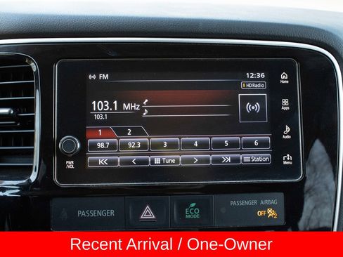 Used 2018 Mitsubishi Outlander 4WD Plug-In Hybrid image 14