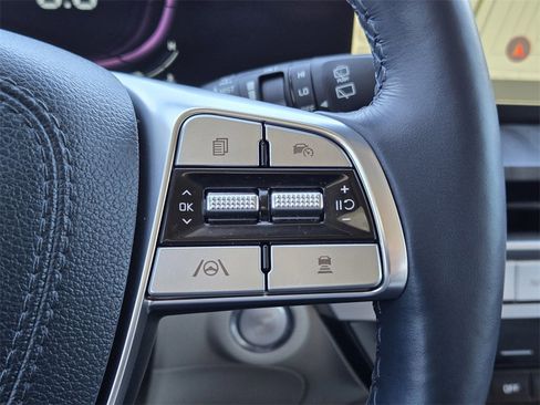 Used 2023 Kia Telluride EX w/ EX Captain's Chair Package image 29