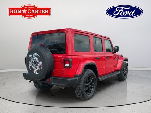 Used 2021 Jeep Wrangler Unlimited Sahara AWD/4WD image 5