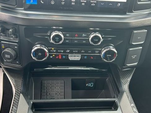 New 2026 Ford F250 Lariat w/ Black Appearance Package image 21