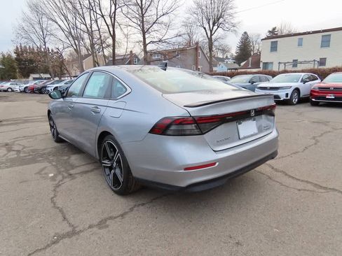 Used 2023 Honda Accord Sport image 4