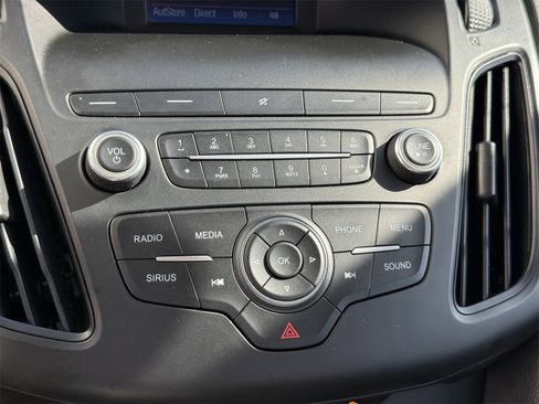Used 2018 Ford Focus SE image 19