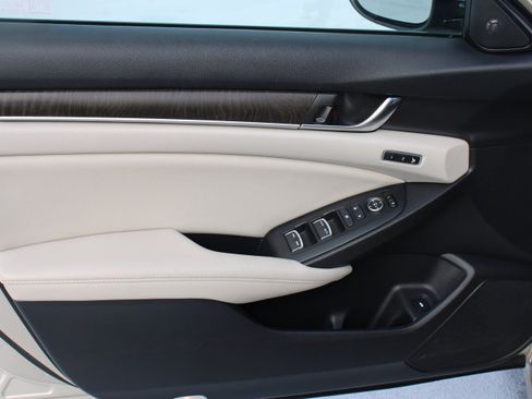 Used 2020 Honda Accord EX-L image 10
