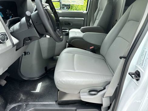 New 2025 Ford E-450 and Econoline 450 Super Duty w/ Power Equipment Group image 10