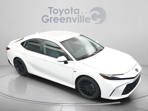 Used 2025 Toyota Camry LE w/ Convenience Package FWD image 19