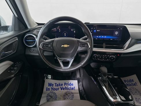 Used 2024 Chevrolet Trax LT w/ Driver Confidence Package FWD image 20