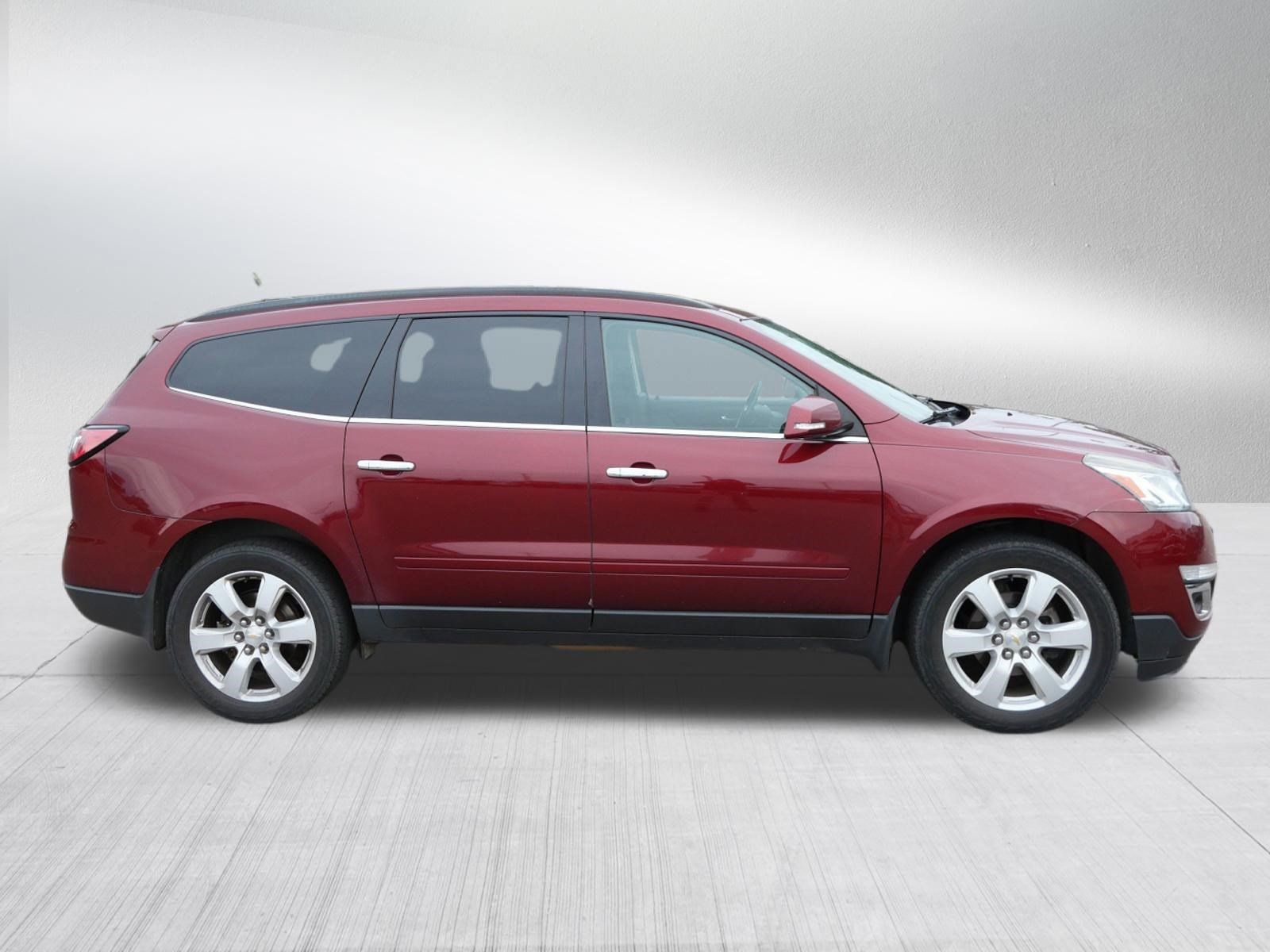 Used 2017 Chevrolet Traverse LT w/ True North Edition AWD/4WD image 8