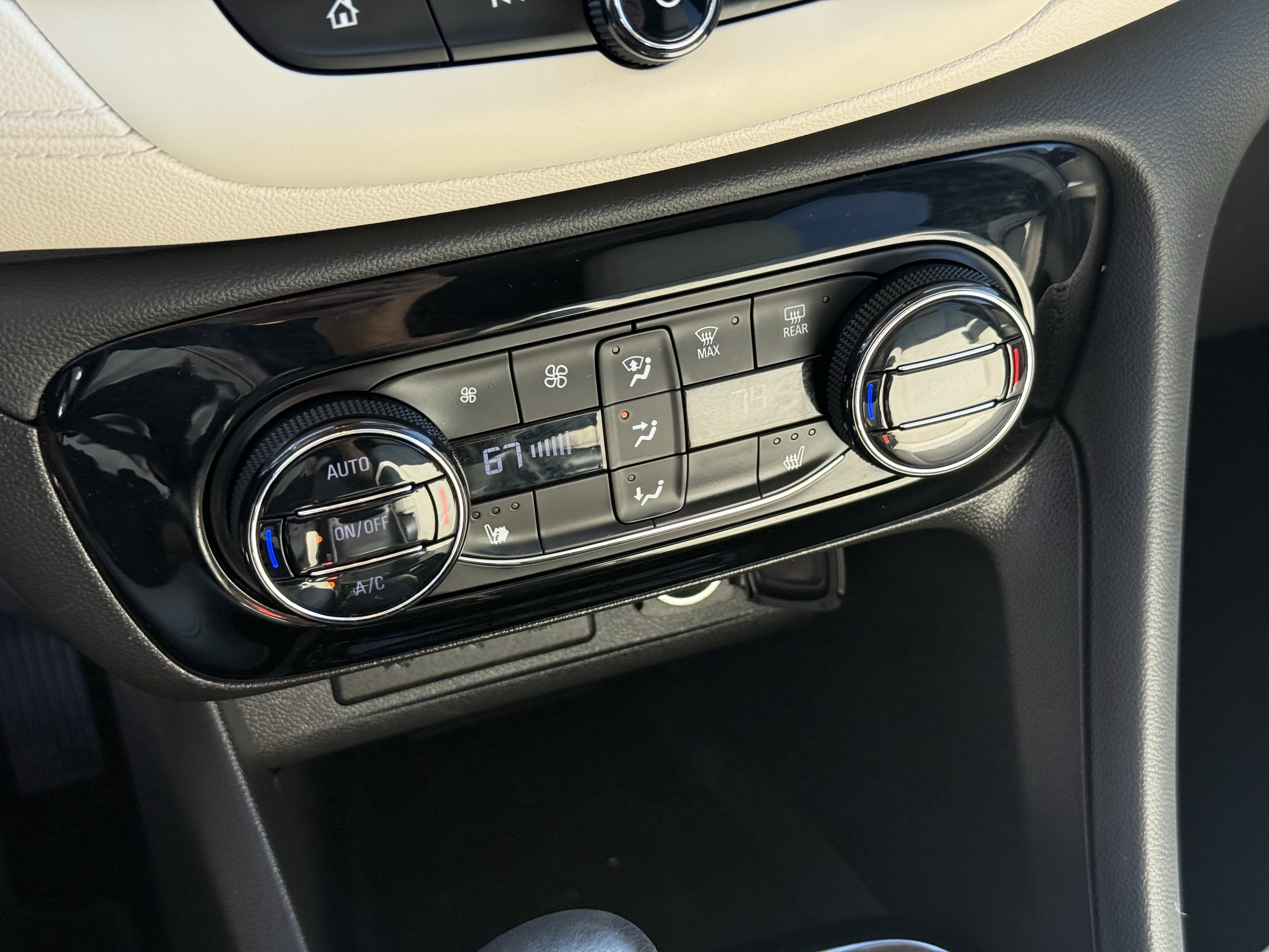 Used 2023 Buick Encore GX Select FWD image 22