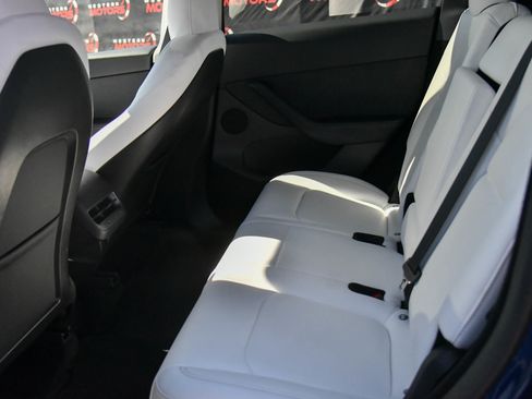 Used 2023 Tesla Model Y Long Range AWD/4WD image 33