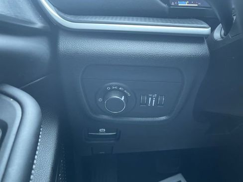 Used 2024 Jeep Grand Cherokee Altitude image 17