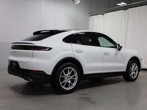 New 2026 Porsche Cayenne Coupe AWD/4WD image 9